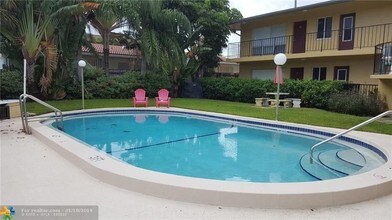 2190 SE 5th St, Unit 8 in Pompano Beach, FL - Foto de edificio - Building Photo