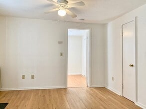 14 Groton St in Ayer, MA - Foto de edificio - Building Photo