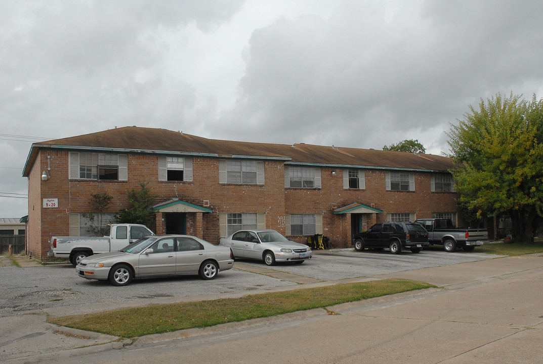 Savannah Oak Apartments in Deer Park, TX - Building Photo