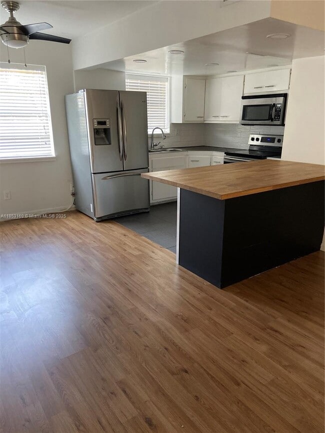 1350 NE 119th St in North Miami, FL - Building Photo - Building Photo