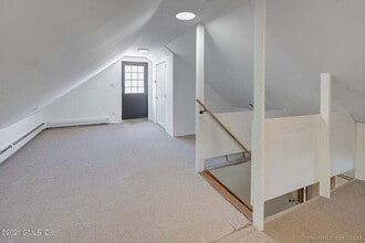 240 Pemberwick Rd in Greenwich, CT - Building Photo - Building Photo