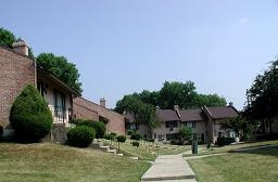 Pickwick Place in Barrington, IL - Foto de edificio
