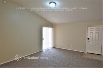 7934 W Laurel Ln in Peoria, AZ - Foto de edificio - Building Photo