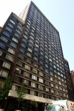 330 W 56th St in New York, NY - Foto de edificio - Building Photo