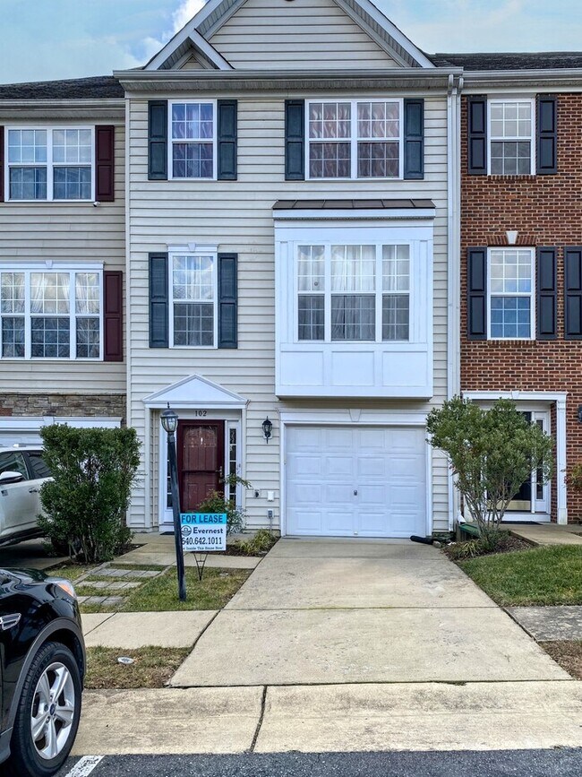 property at 102 Mooring Ct