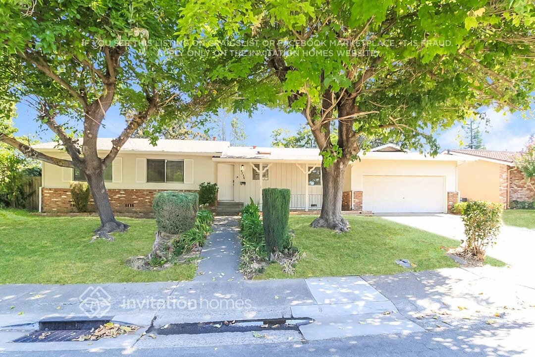 4736 Cameron Ranch Dr in Carmichael, CA - Building Photo