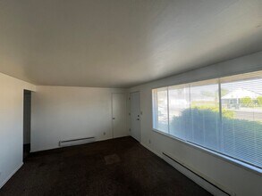 2724-2724 W Peninsula Dr in Moses Lake, WA - Building Photo - Building Photo