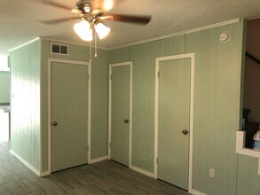 1045 Tallow Tree Ln in Harvey, LA - Building Photo - Building Photo