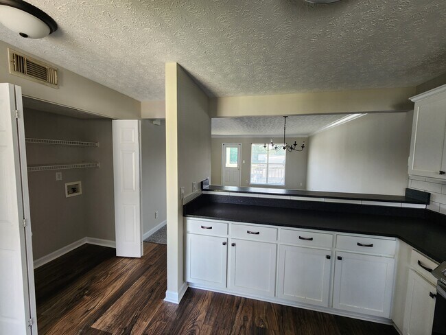 100 Sheila Blvd in Prattville, AL - Building Photo - Building Photo