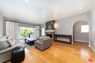 1358 Holmby Ave in Los Angeles, CA - Building Photo - Building Photo