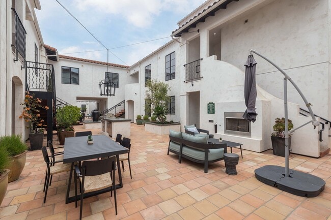Santa Clara Courts Apartments of Ventura
