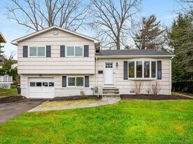 14 Amherst Rd in Greenwich, CT - Building Photo