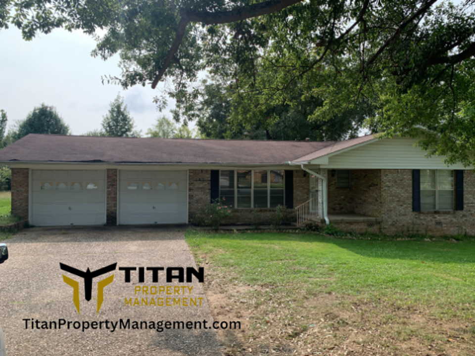 3211 Military Rd in Benton, AR - Building Photo