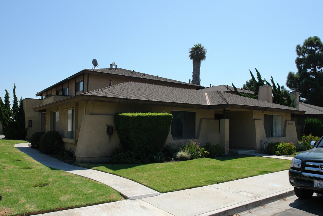 15752 Taft Ln in Huntington Beach, CA - Building Photo