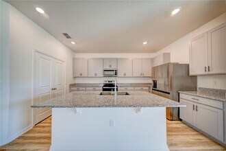 16300 Winding Preserve Cir in Clermont, FL - Building Photo - Building Photo