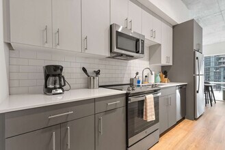 853 W Blackhawk St in Chicago, IL - Building Photo - Building Photo