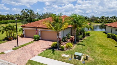 1414 Oceania Dr S in Naples, FL - Foto de edificio - Building Photo