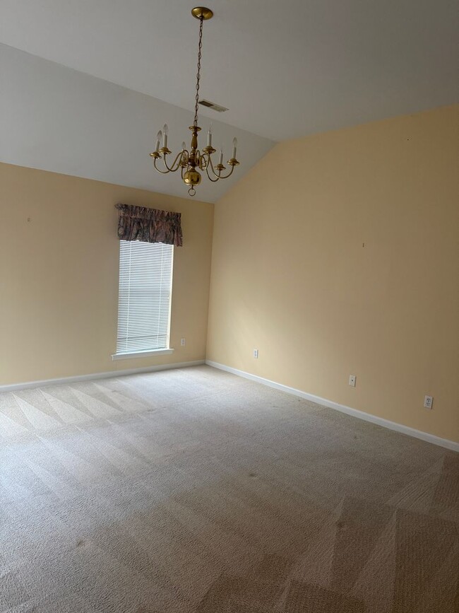 105 Dora Dr in Florence, AL - Building Photo - Building Photo