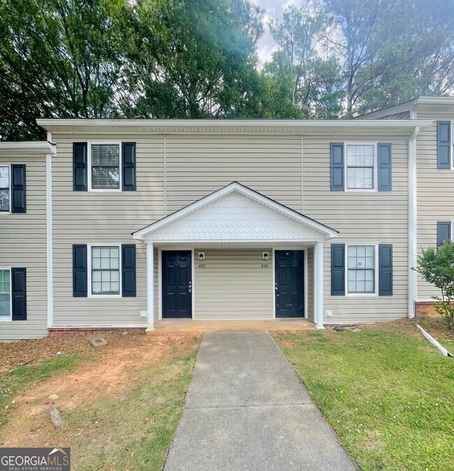 property at 637 South St