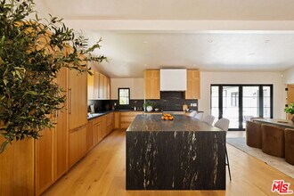 8628 Edwin Dr in Los Angeles, CA - Building Photo - Building Photo