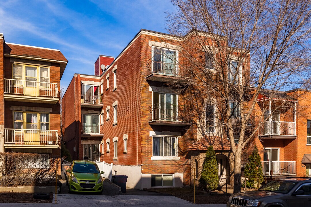 2625 Frontenac St in Montréal, QC - Building Photo