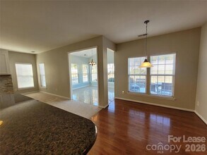 2728 Sunberry Ln NW in Concord, NC - Foto de edificio - Building Photo