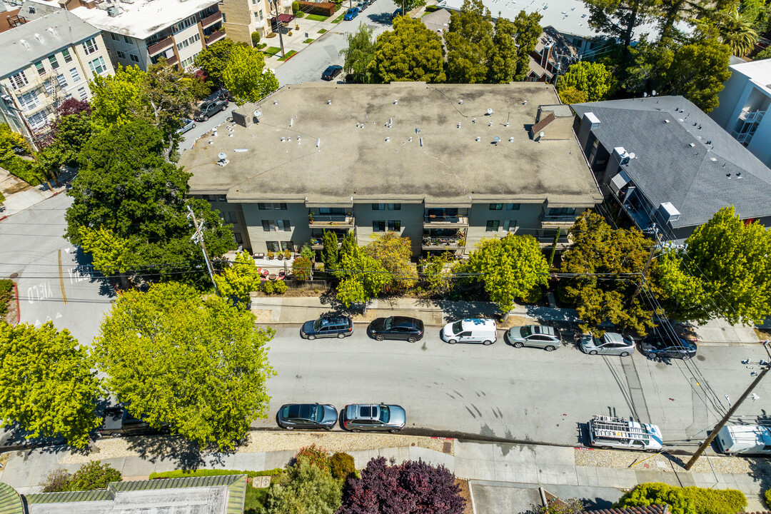 1477 Floribunda AVE in Burlingame, CA - Building Photo