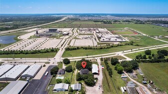 20240 Cypress Rose Hill Rd in Tomball, TX - Building Photo
