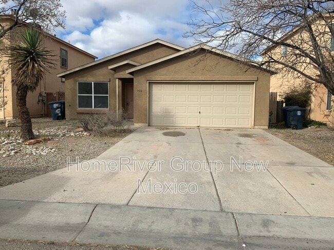 property at 915 Blackbird Dr SW