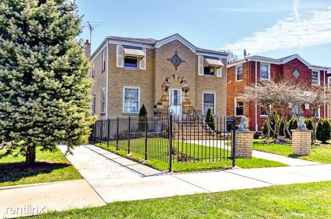 2235 N Harlem Ave-Unit -Unit Bs in Chicago, IL - Foto de edificio - Building Photo