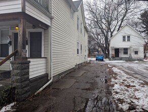 1955 W 58th St in Cleveland, OH - Building Photo - Building Photo