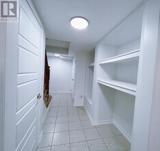 651 Laking Terrace in Milton, ON - Building Photo - Building Photo