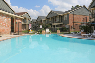 Forest Gate Apartments in Huntsville, TX - Building Photo - Building Photo