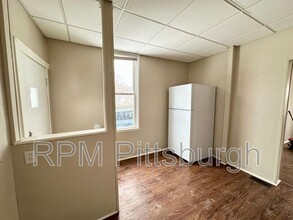 310 Santos St in East Mckeesport, PA - Building Photo - Building Photo