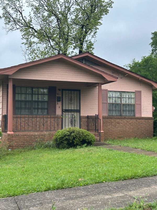 property at 901 6th Way