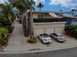 247-&251 Avenida Del Poniente in San Clemente, CA - Building Photo - Building Photo