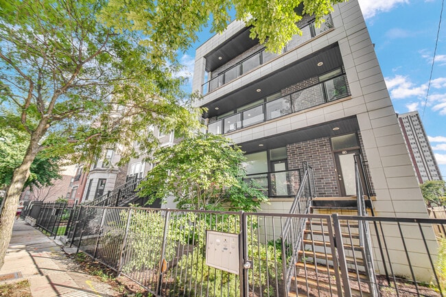 property at 1639 W Warren Blvd