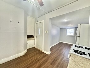 957 W Grand Ave in Beloit, WI - Foto de edificio - Building Photo