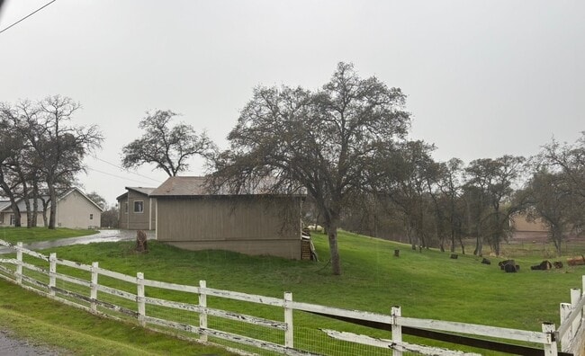 13600 Pino Ct in La Grange, CA - Building Photo - Building Photo