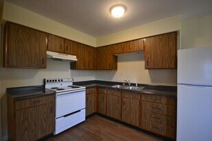 28325 State Hwy P in Cross Timbers, MO - Building Photo
