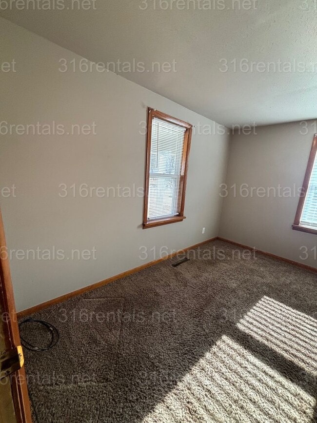 111 Poplar St in El Dorado, KS - Foto de edificio - Building Photo