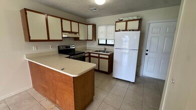 5045 SE Primrose Way in Stuart, FL - Building Photo - Building Photo