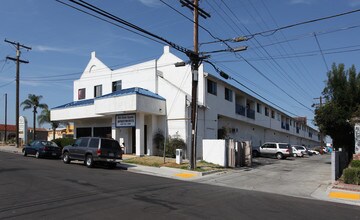 68th Street Square Apartments in San Diego, CA - Building Photo - Building Photo