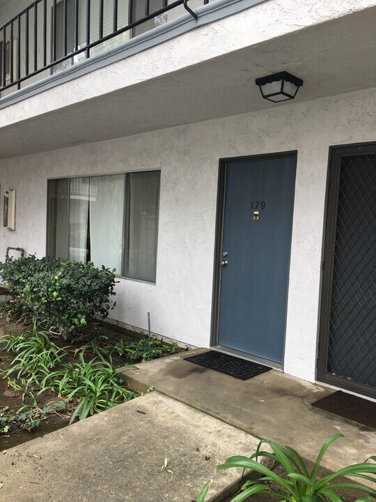 1310 W Lambert Rd in La Habra, CA - Building Photo