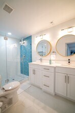 1909 E Crenshaw St in Tampa, FL - Building Photo - Building Photo