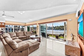 1166 Hillsboro Mile in Hillsboro Beach, FL - Building Photo - Building Photo