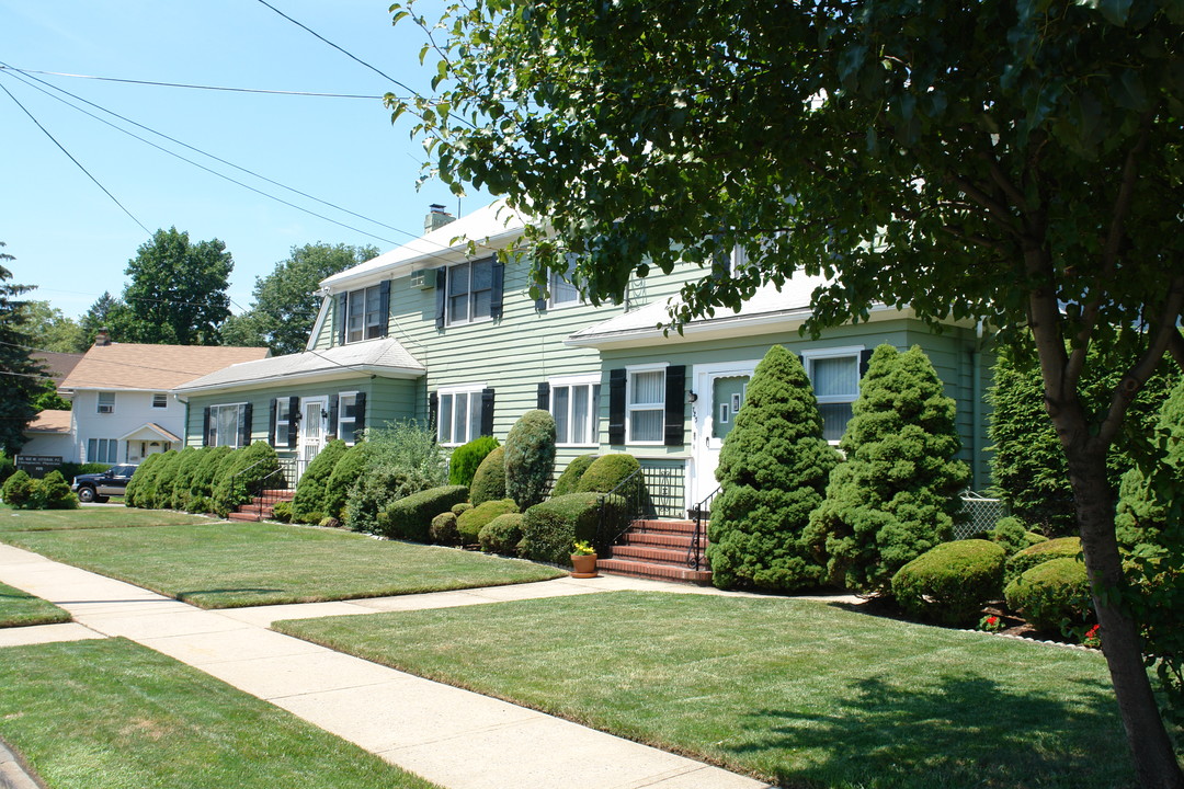 725 Westfield Ave in Elizabeth, NJ - Building Photo