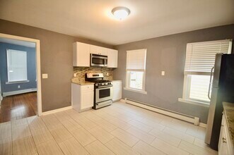 807 Brewster St in Bridgeport, CT - Building Photo - Building Photo