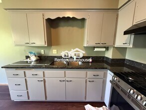 405 Monroe Pl in Hopkins, MN - Building Photo - Building Photo