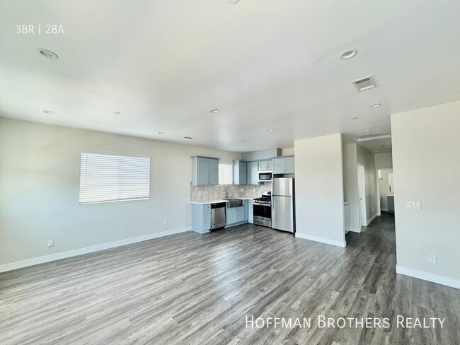 752 W 4th St in Los Angeles, CA - Building Photo - Building Photo